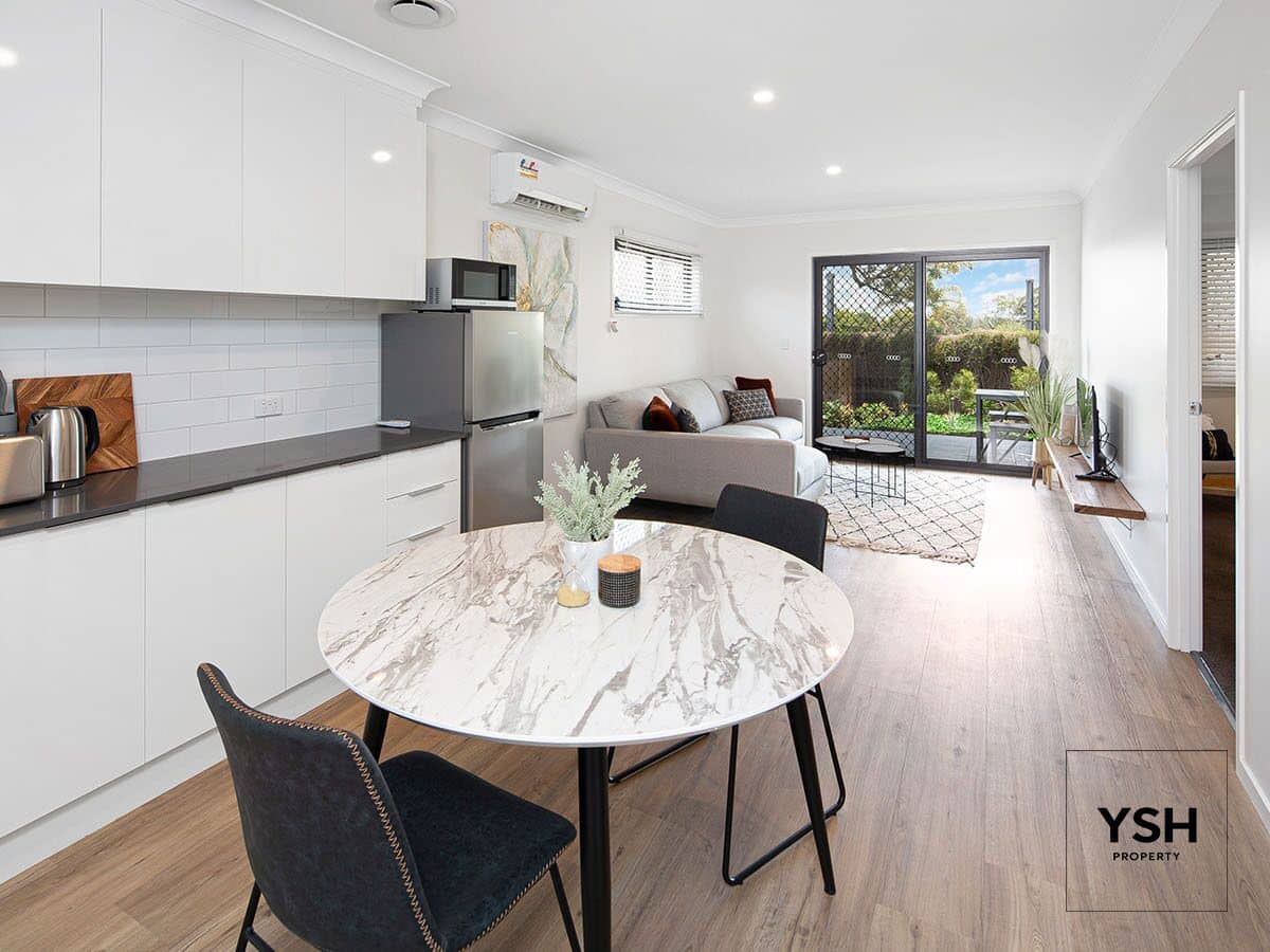 10 Nalder – Unit 1 – Dining 10 Nalder Unit 1 Dining