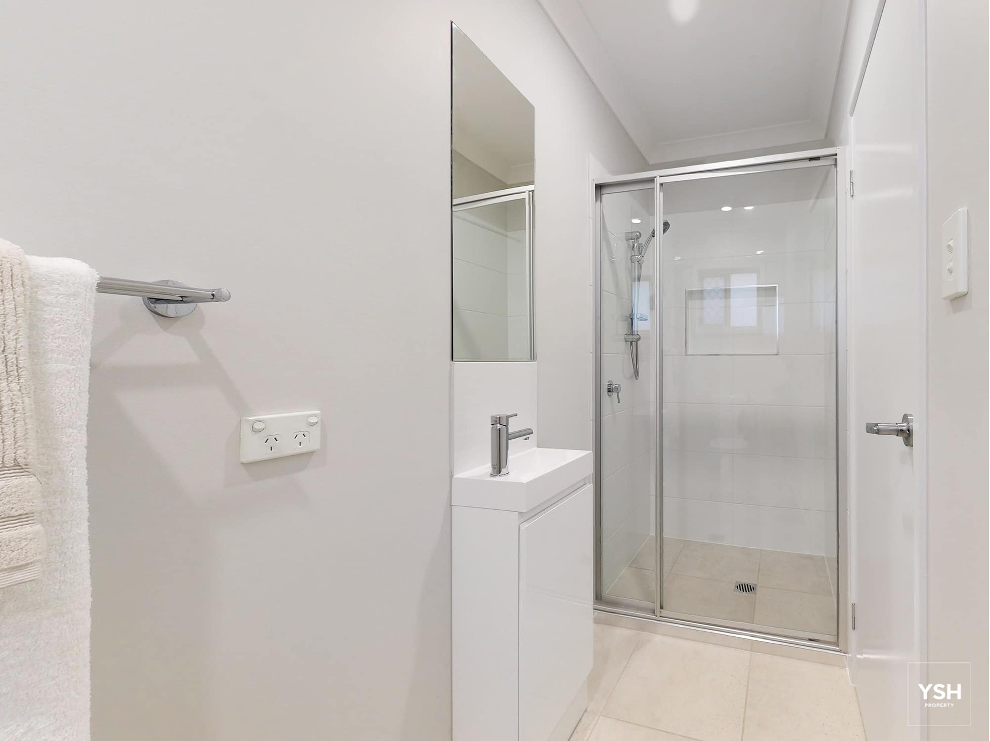 179 North Road – Unit 2 – bathroom 179 North Road Unit 2 bathroom