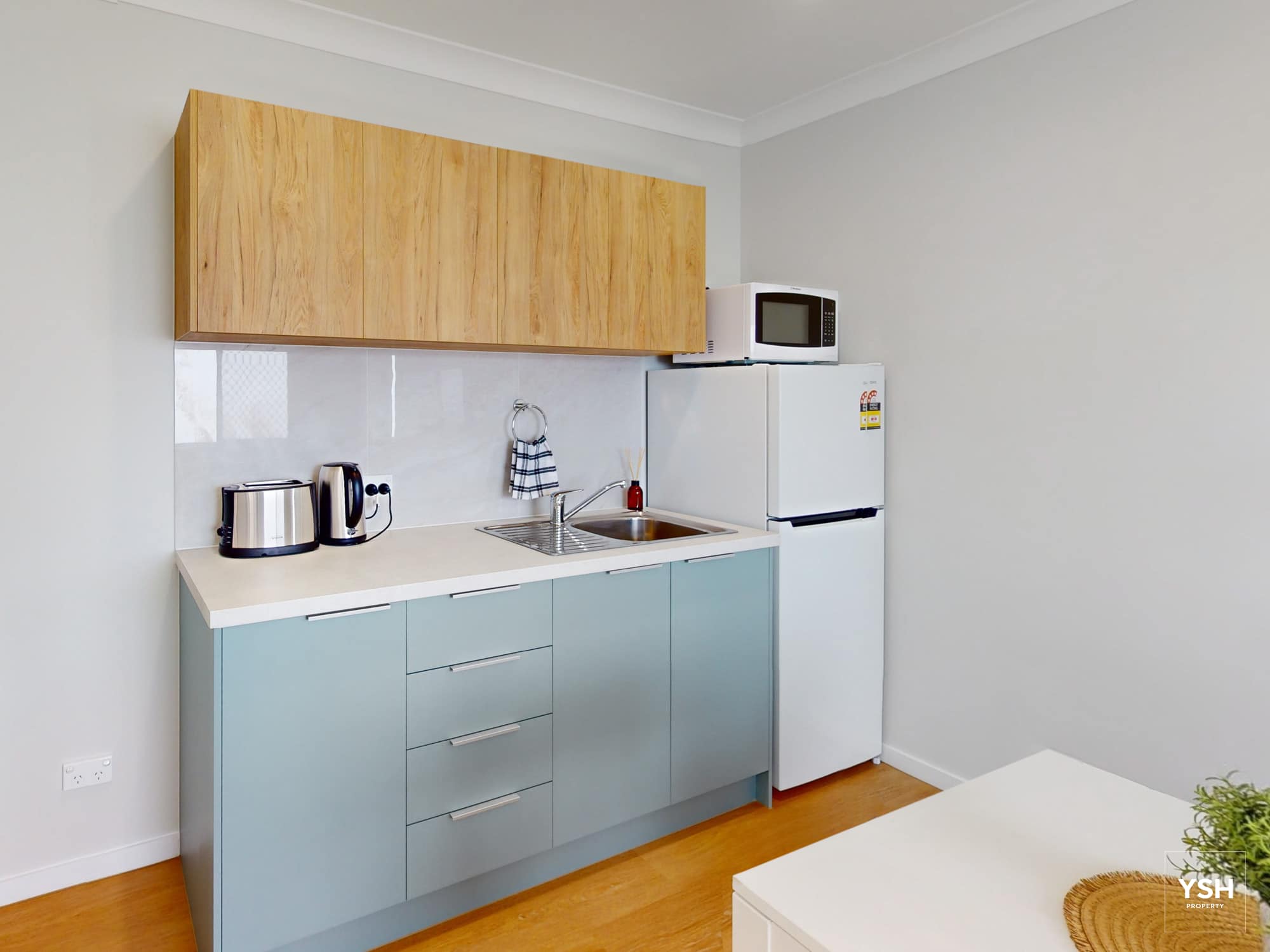 19 Pioneer – Unit 3 – kitchen 19 Pioneer Unit 3 kitchen