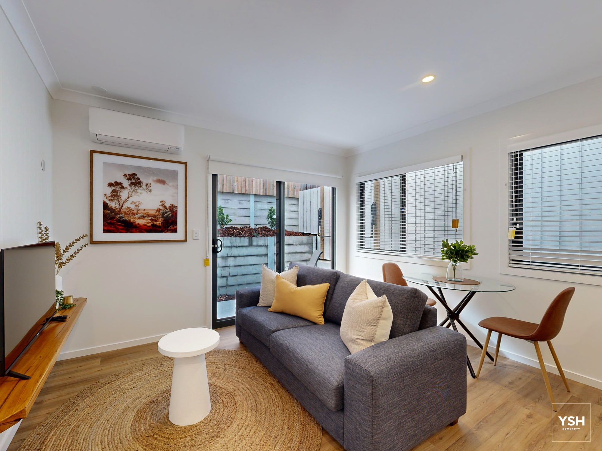 57 Tamworth – Unit 1 – living 57 Tamworth Unit 1 living